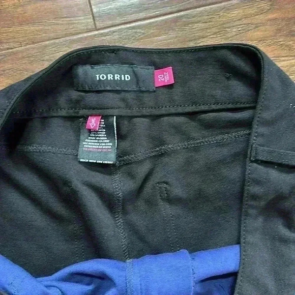 Torrid Plus size stretch skinny pants - Picture 5 of 9